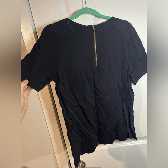 Michael KORS Metallic Gold Chain/Studded Neckline Black Blouse Size Medium - Picture 6 of 13